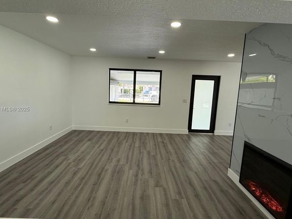 20 NW 197th St, Miami Gardens FL 33169