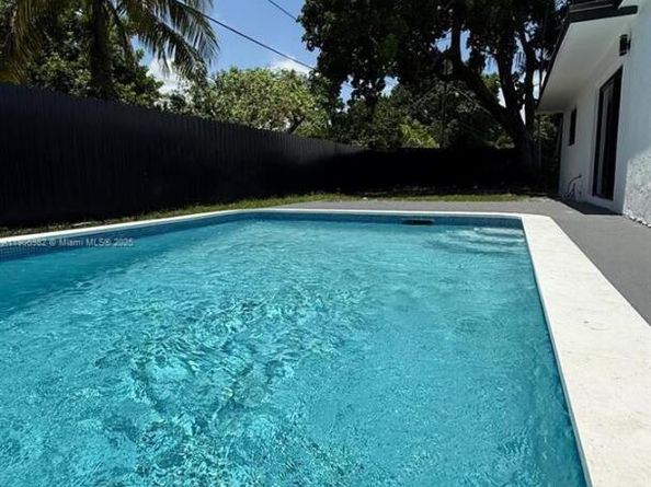 20 NW 197th St, Miami Gardens FL 33169