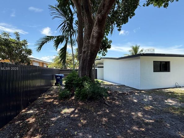 20 NW 197th St, Miami Gardens FL 33169