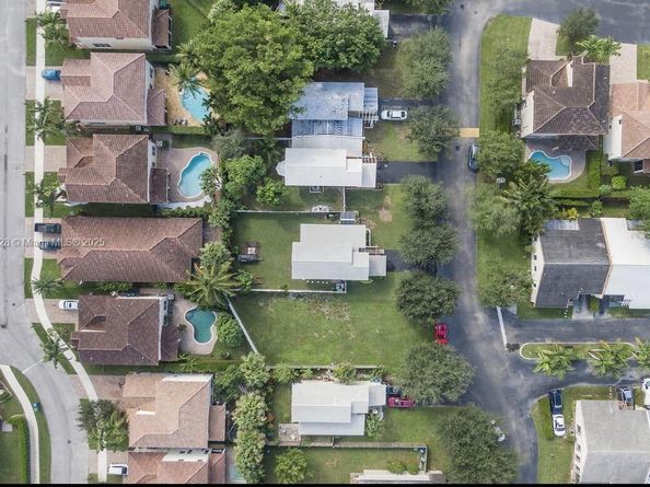 10560 La Placida Dr, Coral Springs FL 33065