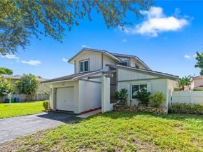 10560 La Placida Dr, Coral Springs FL 33065