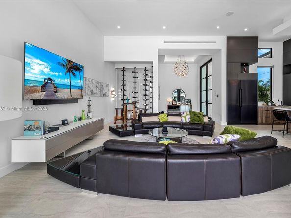 3701 NE 26th Ave, Lighthouse Point FL 33064