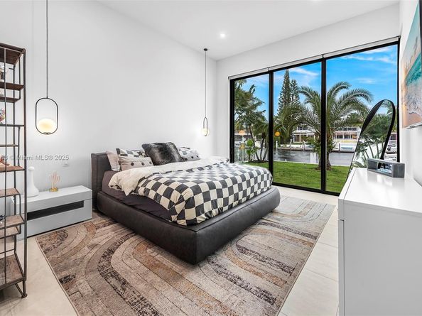 3701 NE 26th Ave, Lighthouse Point FL 33064