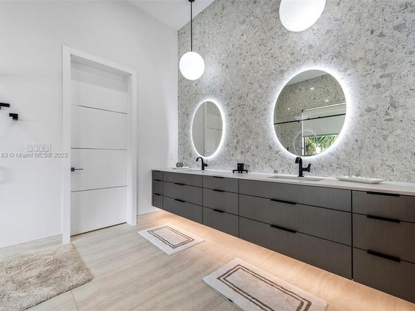 3701 NE 26th Ave, Lighthouse Point FL 33064