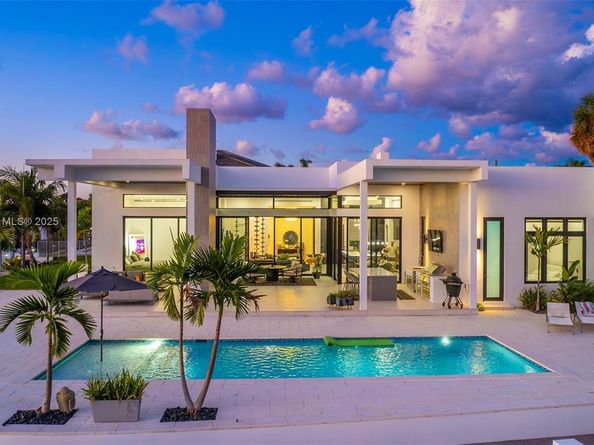 3701 NE 26th Ave, Lighthouse Point FL 33064