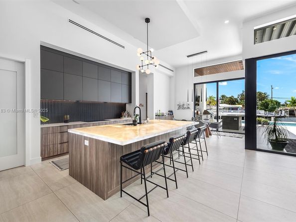 3701 NE 26th Ave, Lighthouse Point FL 33064