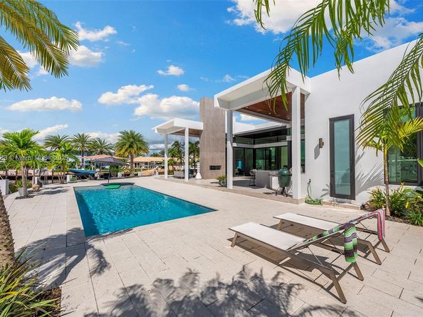 3701 NE 26th Ave, Lighthouse Point FL 33064