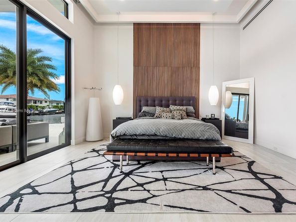 3701 NE 26th Ave, Lighthouse Point FL 33064