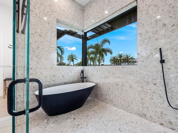 3701 NE 26th Ave, Lighthouse Point FL 33064