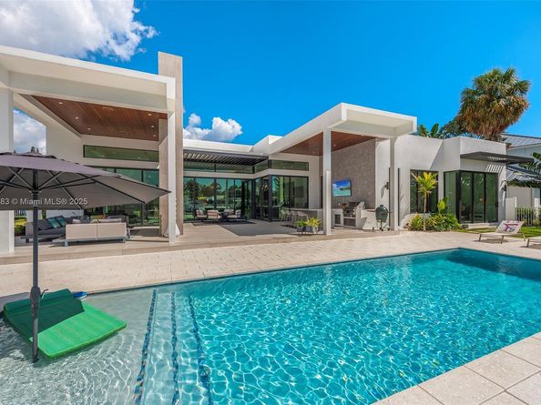 3701 NE 26th Ave, Lighthouse Point FL 33064