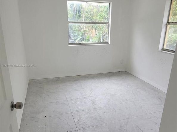 412 NW 59th St, Miami FL 33127