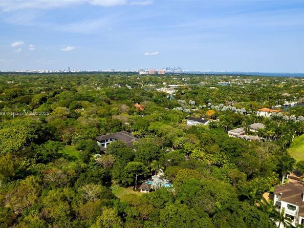 9000 Arvida Dr, Coral Gables FL 33156