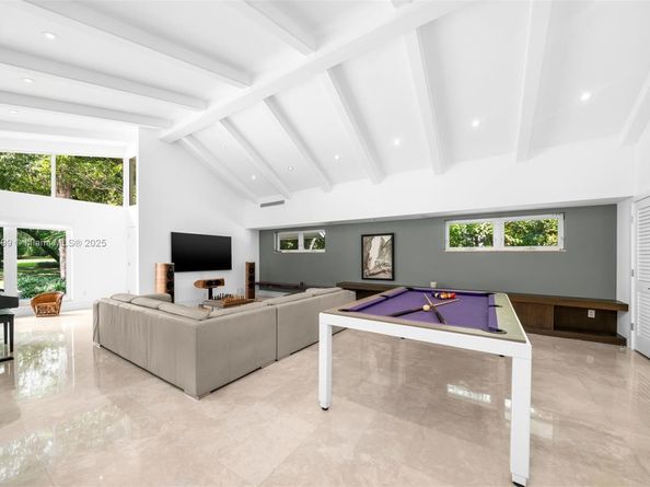 9000 Arvida Dr, Coral Gables FL 33156