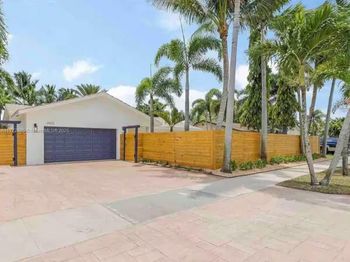 6830 NW 23rd Ter
