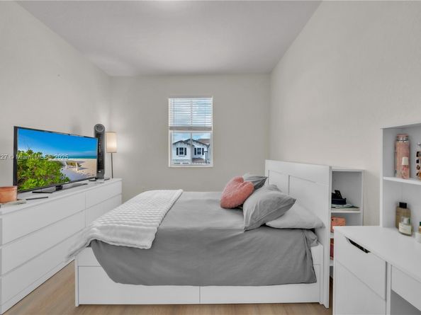 12917 NW 23rd Pl, Miami FL 33167