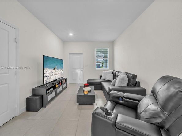 12917 NW 23rd Pl, Miami FL 33167