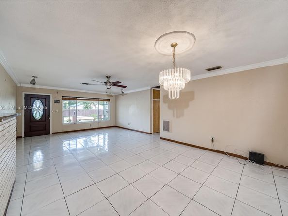 7140 Fillmore St, Hollywood FL 33024