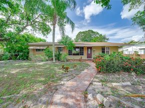 7140 Fillmore St, Hollywood FL 33024