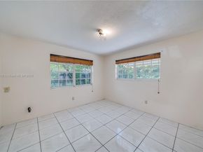 7140 Fillmore St, Hollywood FL 33024