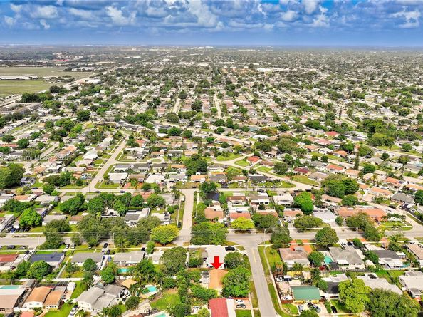 7140 Fillmore St, Hollywood FL 33024