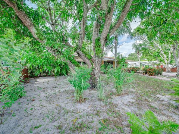 7140 Fillmore St, Hollywood FL 33024