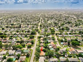 7140 Fillmore St, Hollywood FL 33024