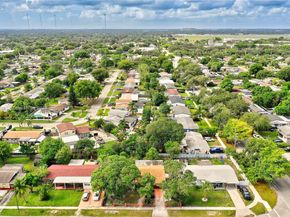 7140 Fillmore St, Hollywood FL 33024