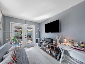 9400 NW 82nd St, Tamarac FL 33321