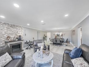 9400 NW 82nd St, Tamarac FL 33321