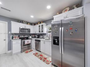 9400 NW 82nd St, Tamarac FL 33321