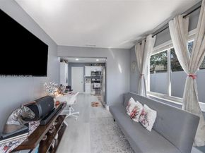 9400 NW 82nd St, Tamarac FL 33321