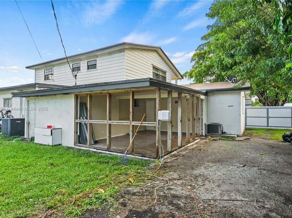 17845 SW 112th Ct, Miami FL 33157