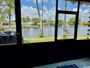 8992 Palm Tree Ln 8992, Pembroke Pines FL 33024