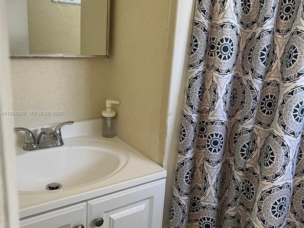 2640 NW 14th Ct, Fort Lauderdale FL 33311