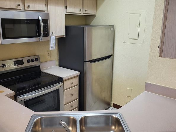 715 SW 148th Ave 604, Sunrise FL 33325