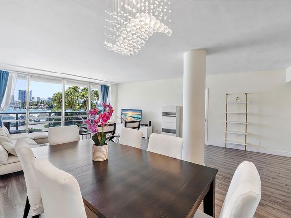 900 Bay Dr 210, Miami Beach FL 33141