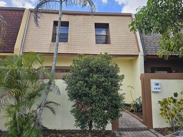 5966 NW 24th Ct, Sunrise FL 33313