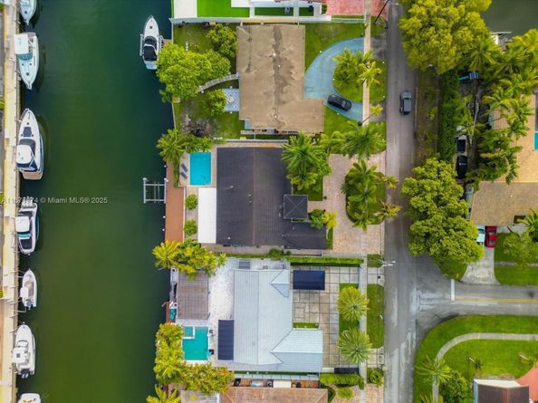 2105 Arch Creek Dr, North Miami FL 33181