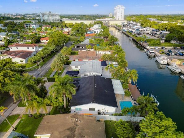 2105 Arch Creek Dr, North Miami FL 33181