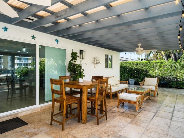 2105 Arch Creek Dr, North Miami FL 33181