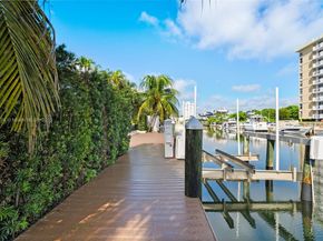 2105 Arch Creek Dr, North Miami FL 33181