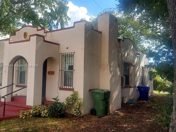 1922 SW 3rd St, Miami FL 33135