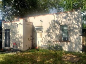 1922 SW 3rd St, Miami FL 33135