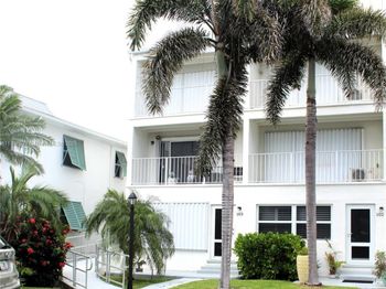 4001 S Ocean Blvd