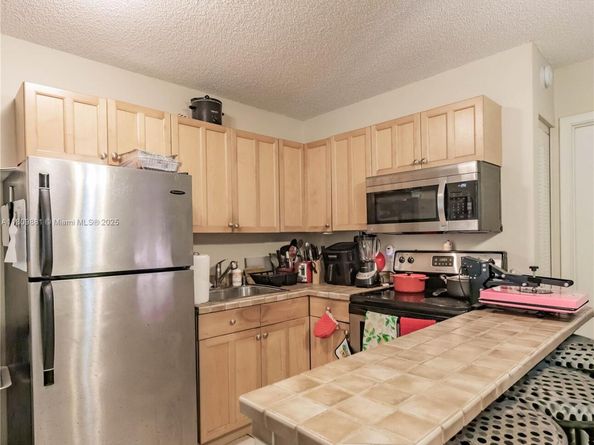 5156 NE 6th Ave 227, Oakland Park FL 33334