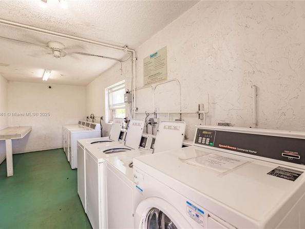 5156 NE 6th Ave 227, Oakland Park FL 33334