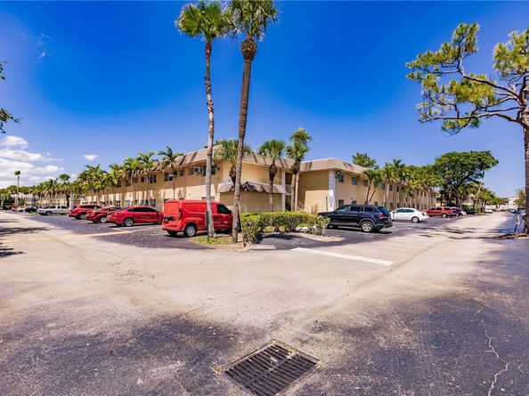 5156 NE 6th Ave 227, Oakland Park FL 33334
