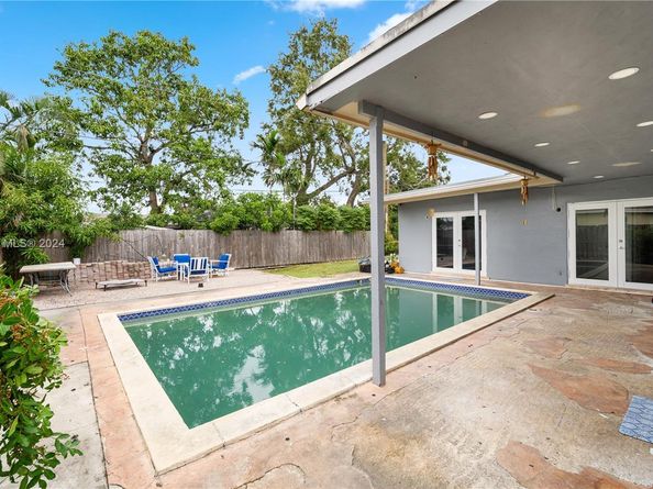 6447 Custer St, Hollywood FL 33024
