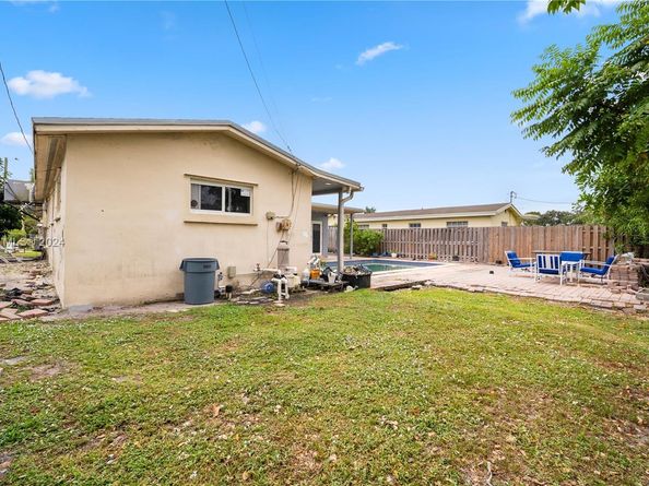 6447 Custer St, Hollywood FL 33024