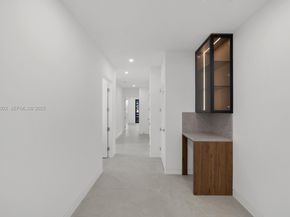 2610 SW 17th St, Miami FL 33145